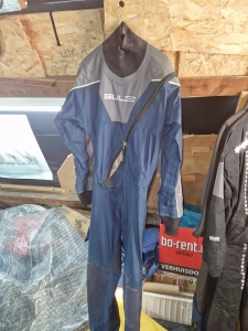 Droogpak Gul blauw maat M.jpg